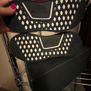 Adidas NMDS R1 Women’s SZ 7